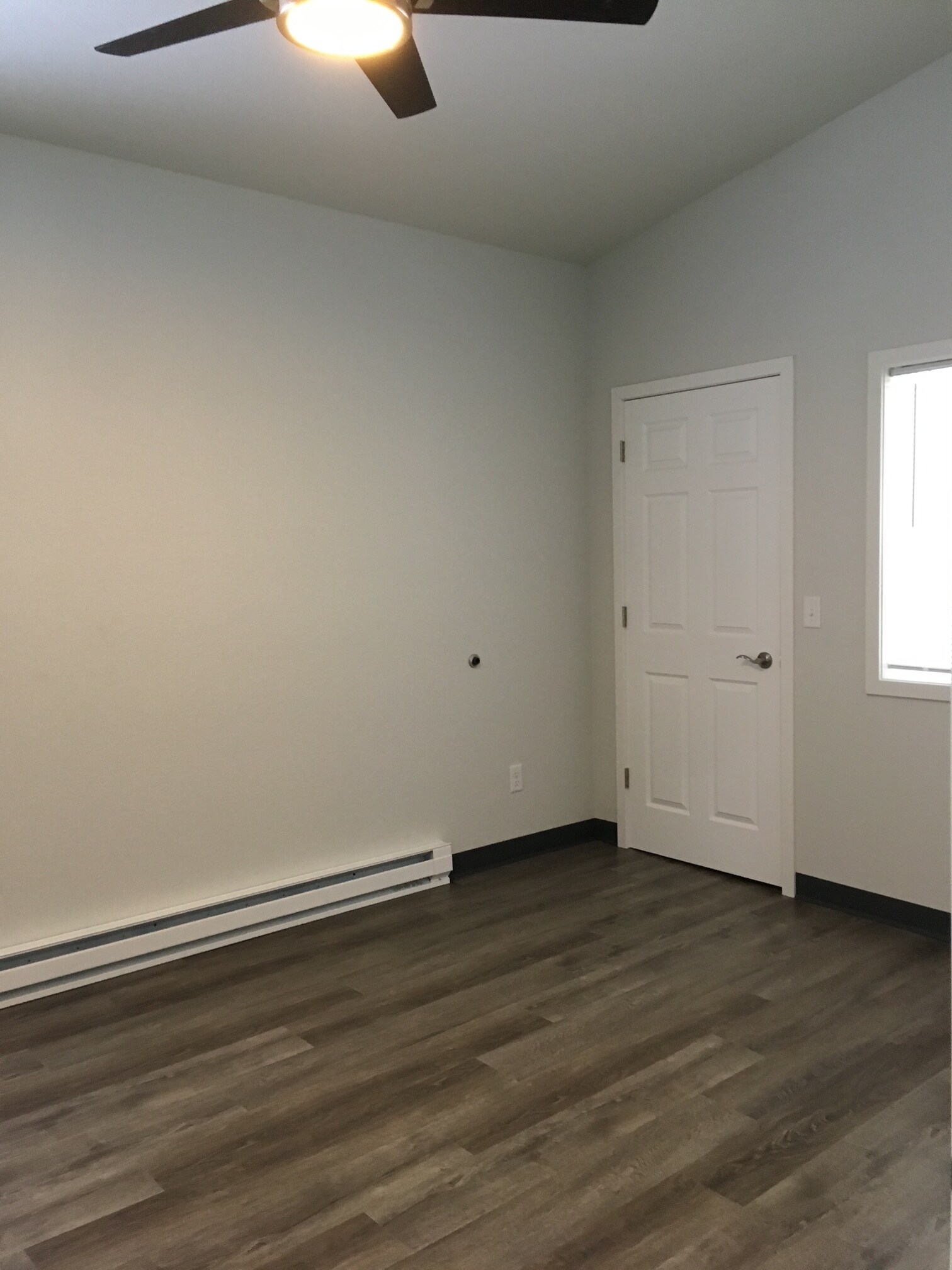 Building Photo - 410 E Mill St