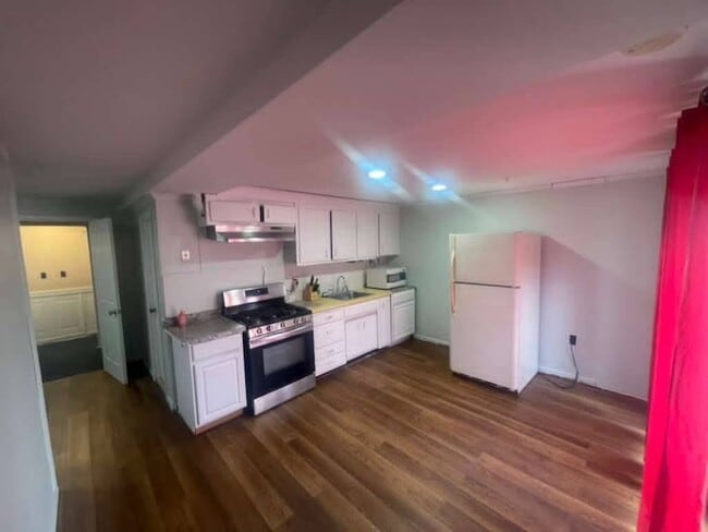 Building Photo - 43 Valerie Dr