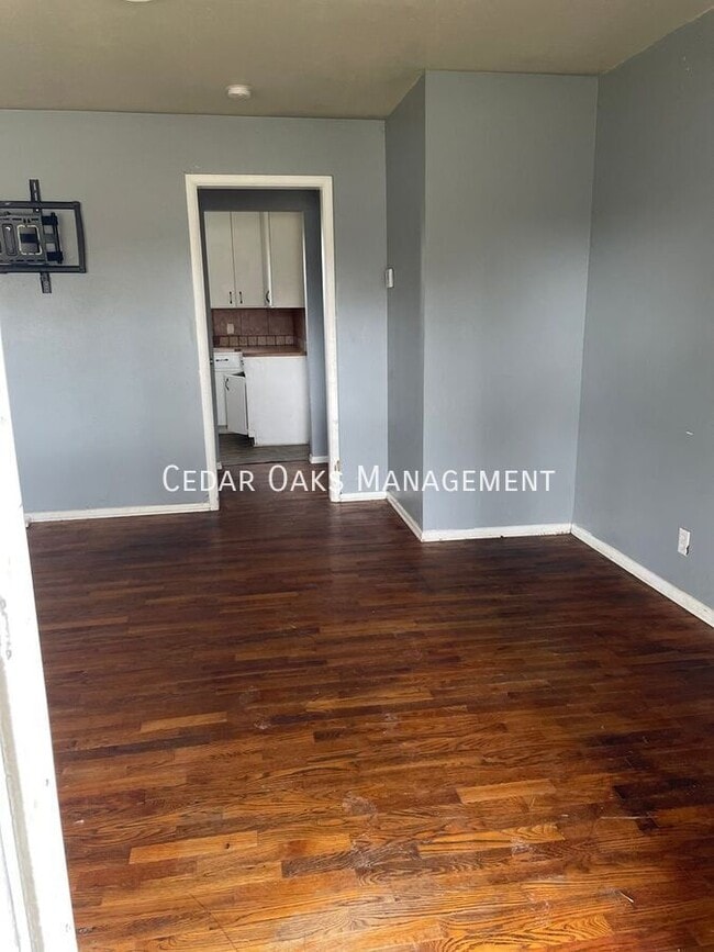 Building Photo - 314 S Neal-