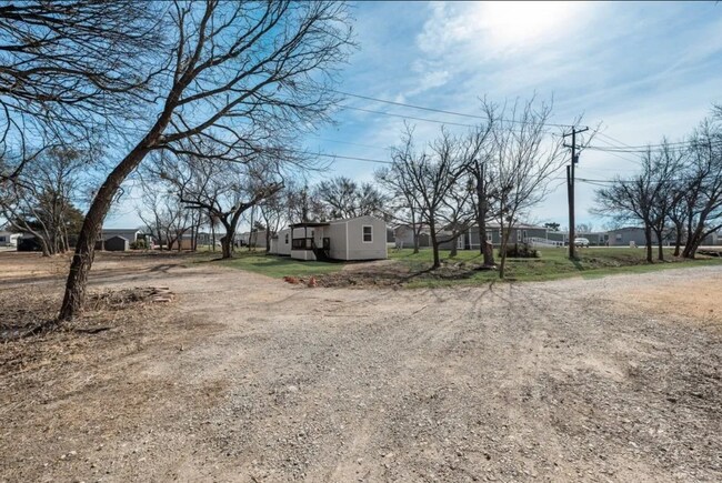 Building Photo - 393 Knollwood Rd