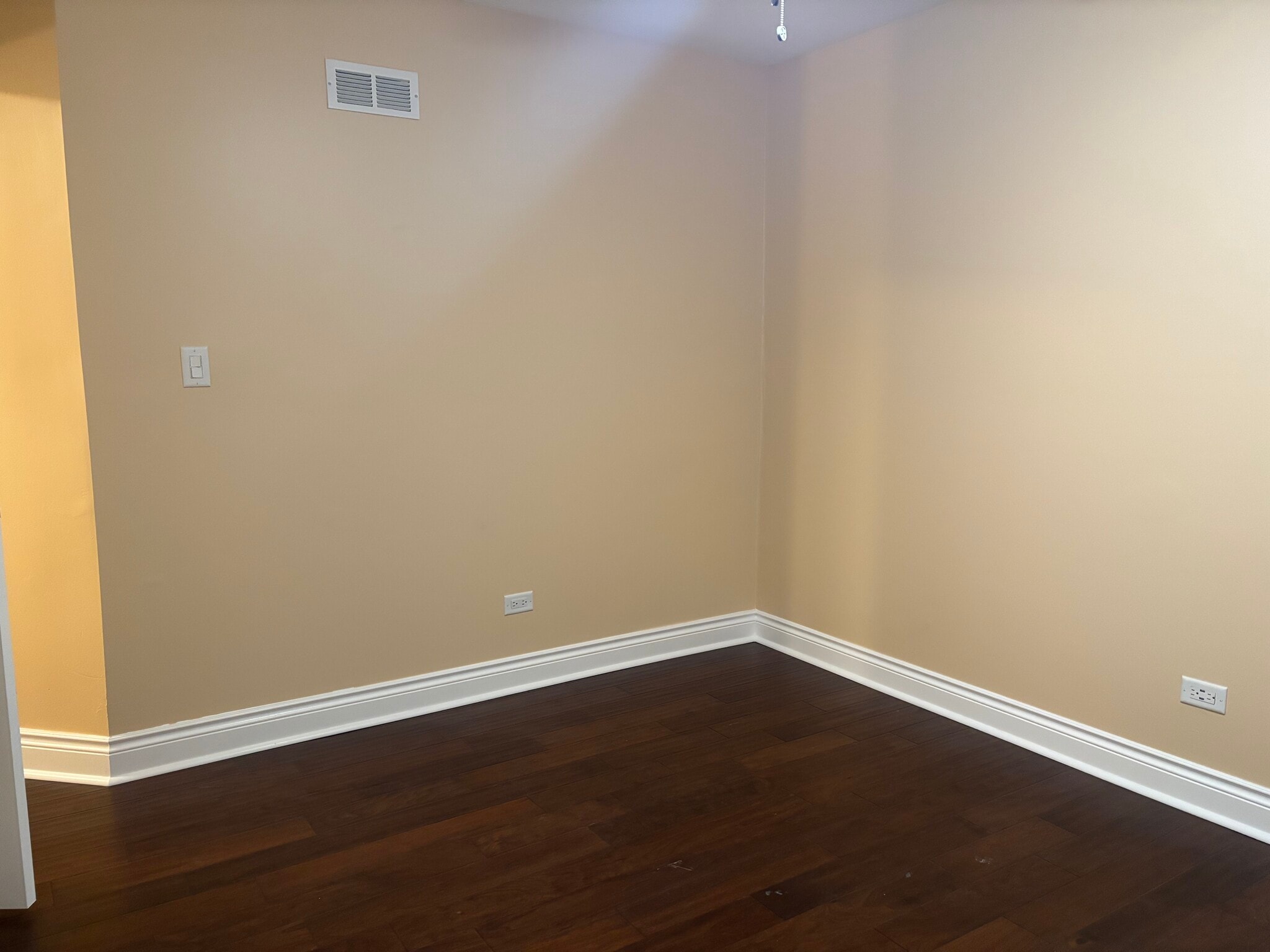 Building Photo - 1741 W 18th Pl