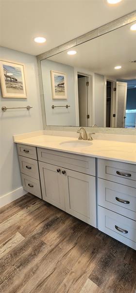 Building Photo - 299 N Riverside Dr