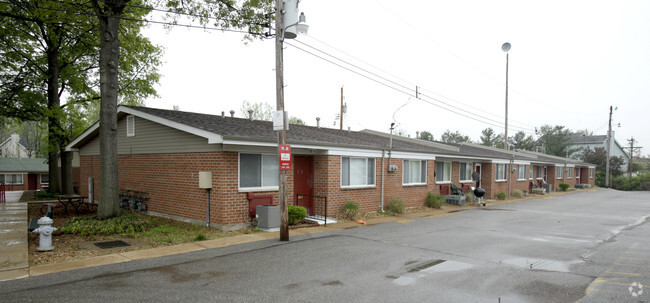 Building Photo - Madaford Gardens Apartments