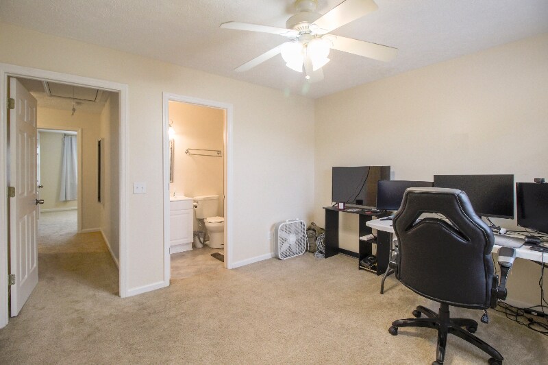 Building Photo - 34 Knollwood Cir