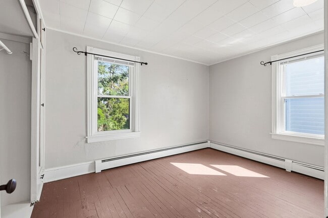 Building Photo - 35 E Ettwein St