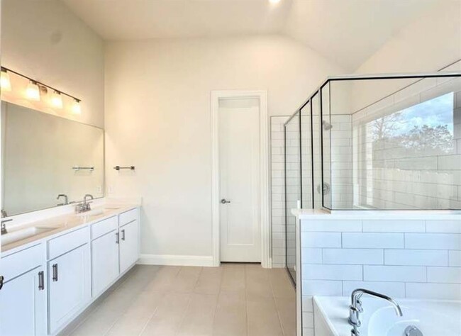 Building Photo - 528 Tubman Dr