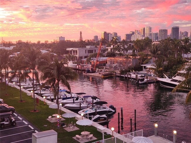 Building Photo - 1731 SE 15th St