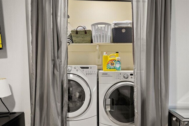 Building Photo - 5400 Alexis Cove