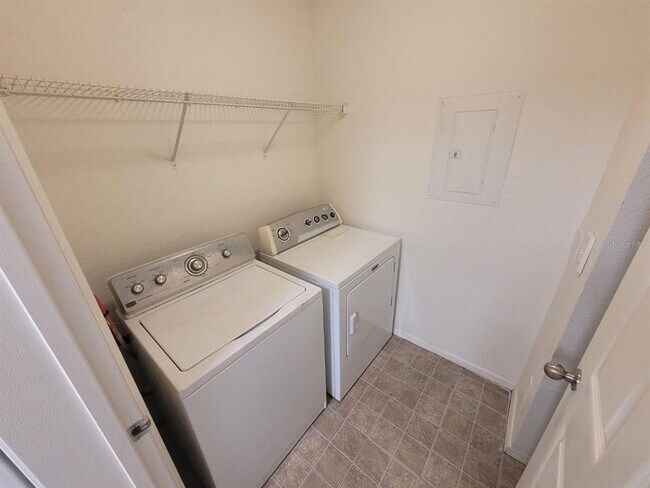 Building Photo - 36027 Deer Creek Dr