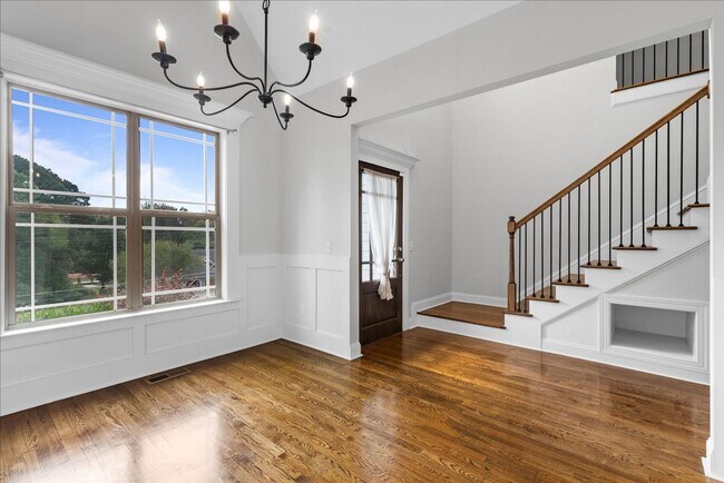 Building Photo - Move-In Ready Luxury in Island Point Estates