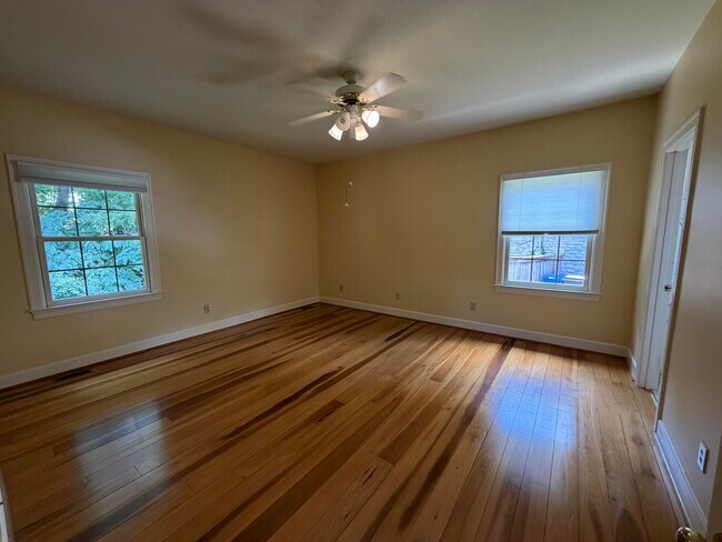 Building Photo - 1112 Pepperhill Cir