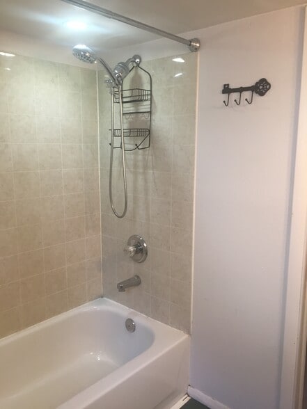 shower and tub - 4155 N Raleigh St