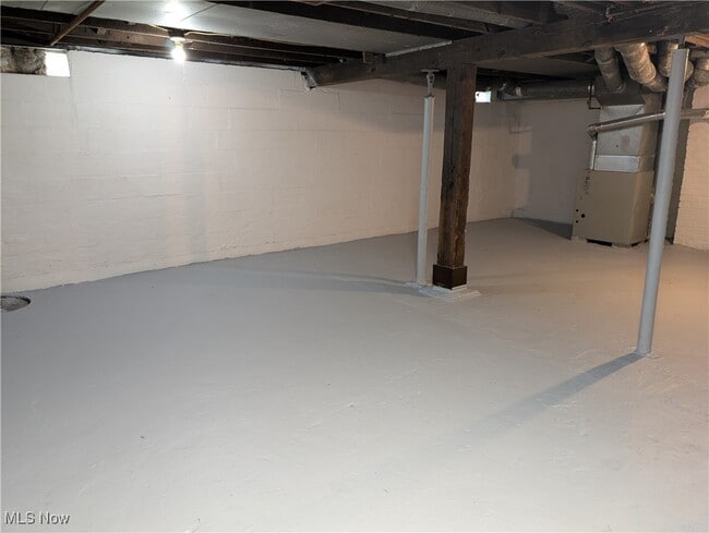 Building Photo - 430 Alexander St
