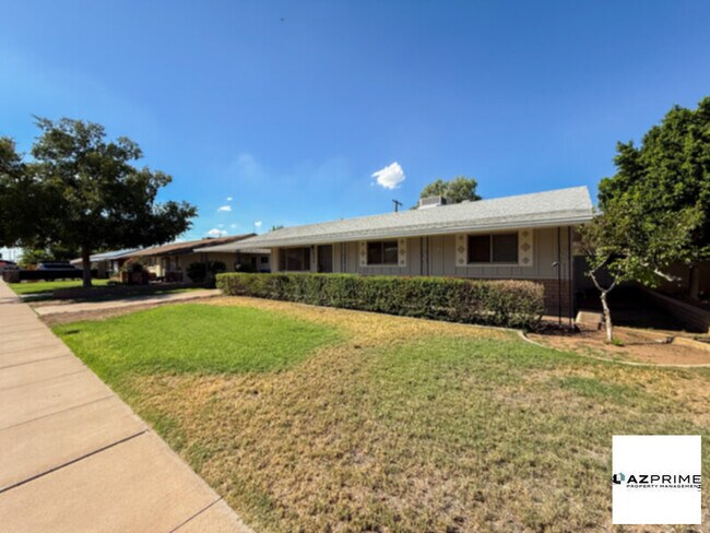 Building Photo - Charming 3/2 Tempe Home - Spacious and Ser...