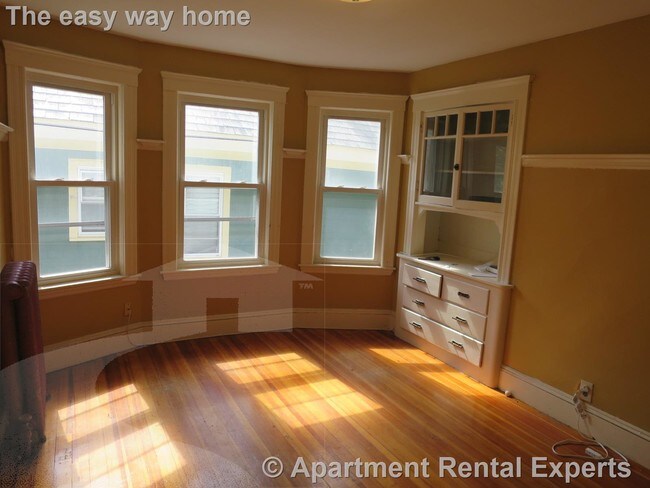 Primary Photo - 41 Clarendon Ave