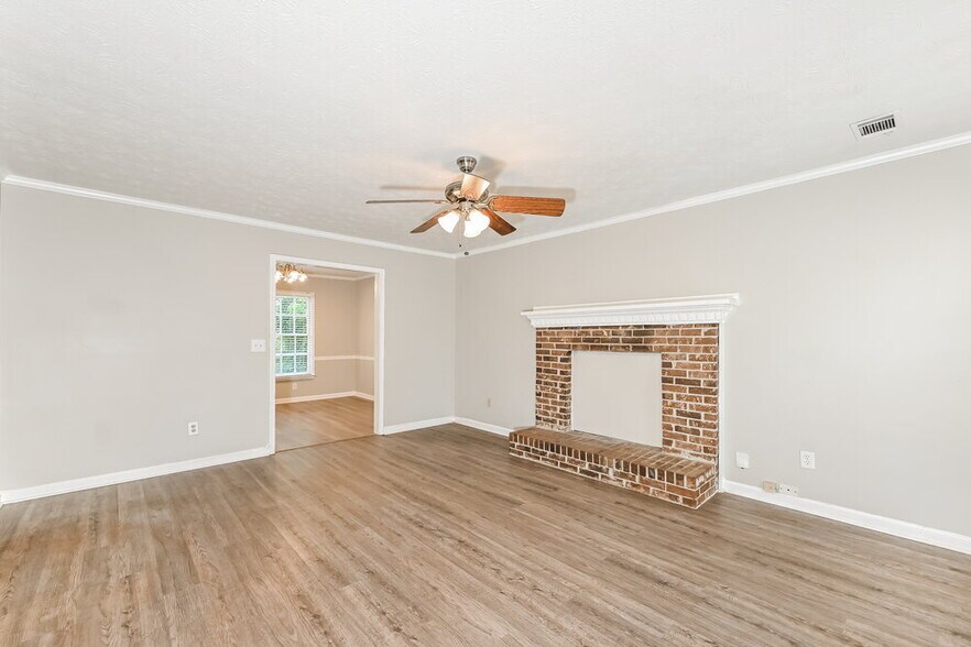 Building Photo - 1551 Willow Creek Ct