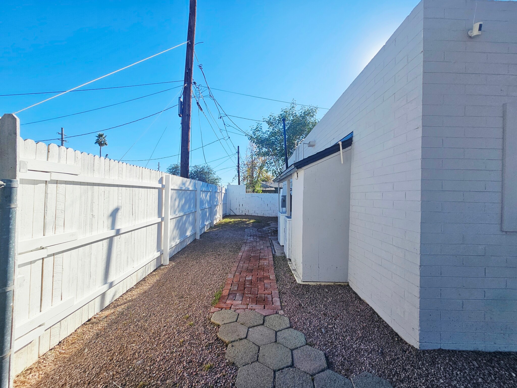 Building Photo - 1731 E Moreland St