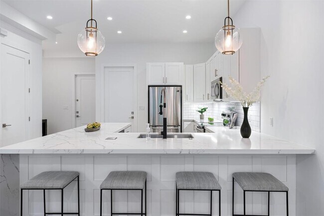 Building Photo - 1121 SW 2nd Ct