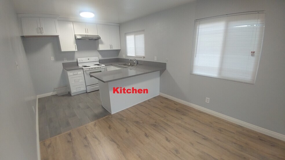 Kitchen - 809 Brent Ave