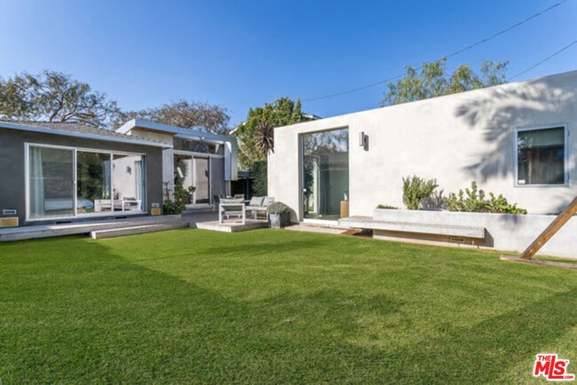 Building Photo - 4014 Colonial Ave