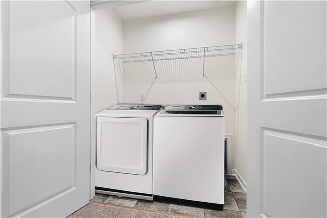 Building Photo - 135 Affinity Dr