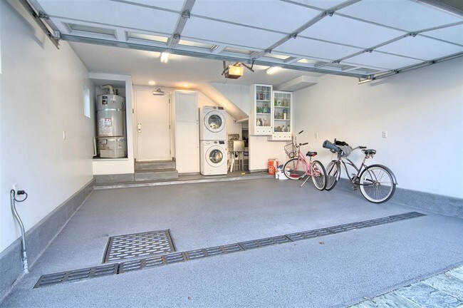 Building Photo - 2906 2nd St