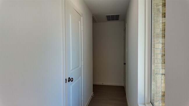 Building Photo - 14833 N Ascot Bnd Cir