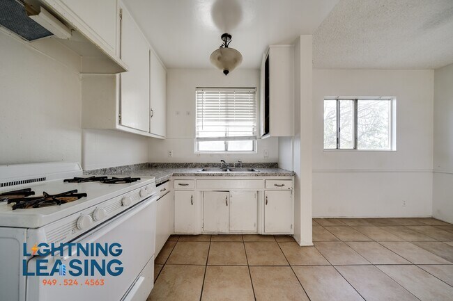 Building Photo - 6927 Whitsett Ave