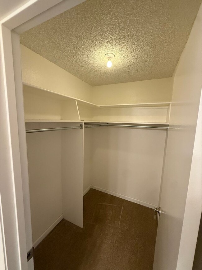 Building Photo - 2 Bed| 2 Bath | 967 SF | Single Story | Tenant pays $150 monthly for WS&G