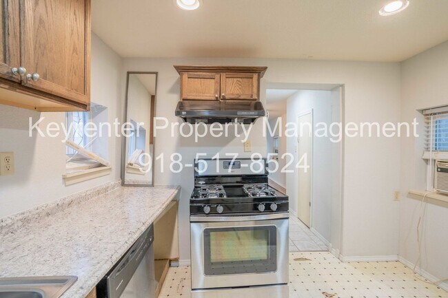 Building Photo - S Joplin Ave Triplex