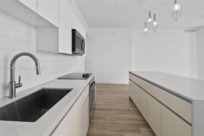 Building Photo - 101 Diplomat Pkwy