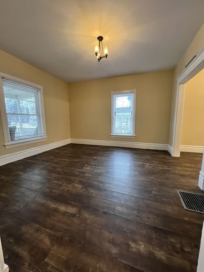 Building Photo - Charming, updated 3-bedroom, 2-bath home in the heart of Allegan