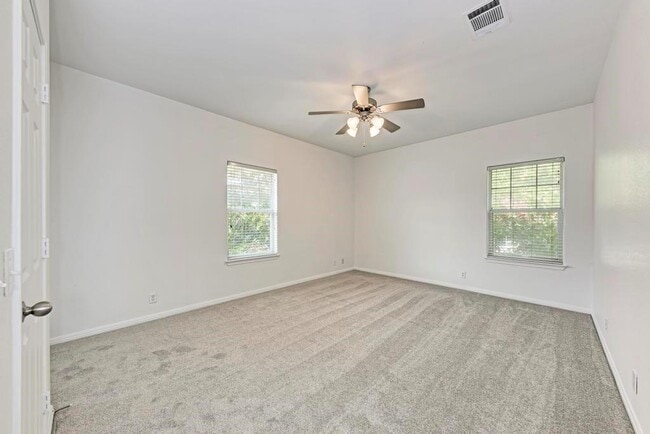 Building Photo - 1906 W 42nd St