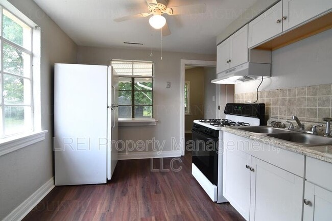 Building Photo - 512 Inverness Ave