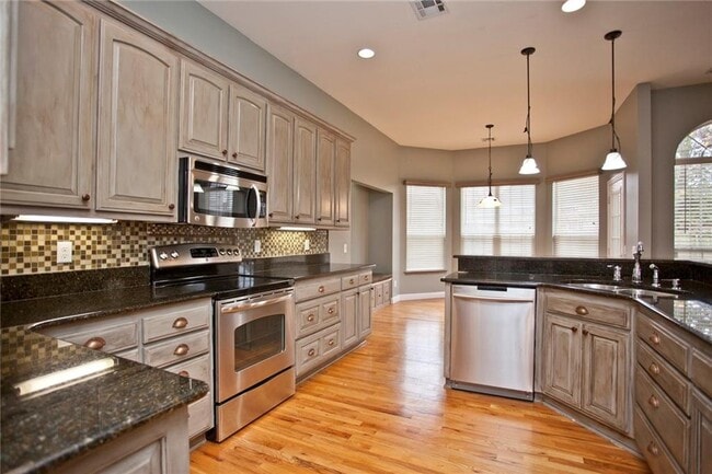 Building Photo - 5304 S 44th St