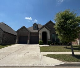 Building Photo - 616 Ardath Rd