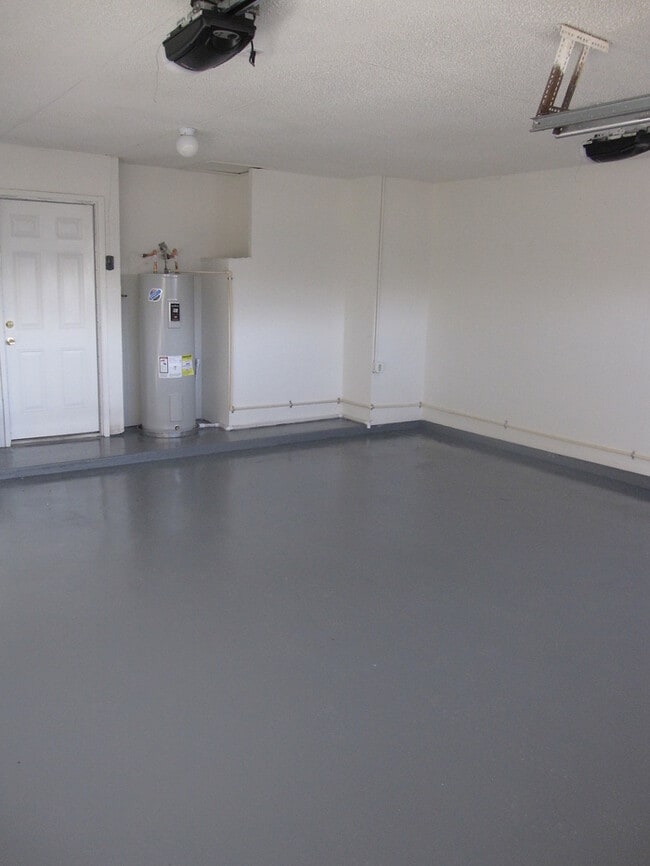 Building Photo - 2805 W Ferndale Ln