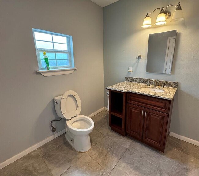 Building Photo - 1402 Mardell St