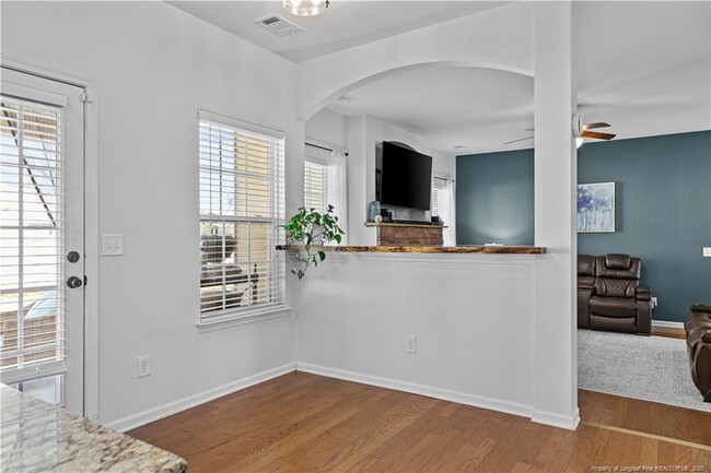 Building Photo - 305 Century Dr