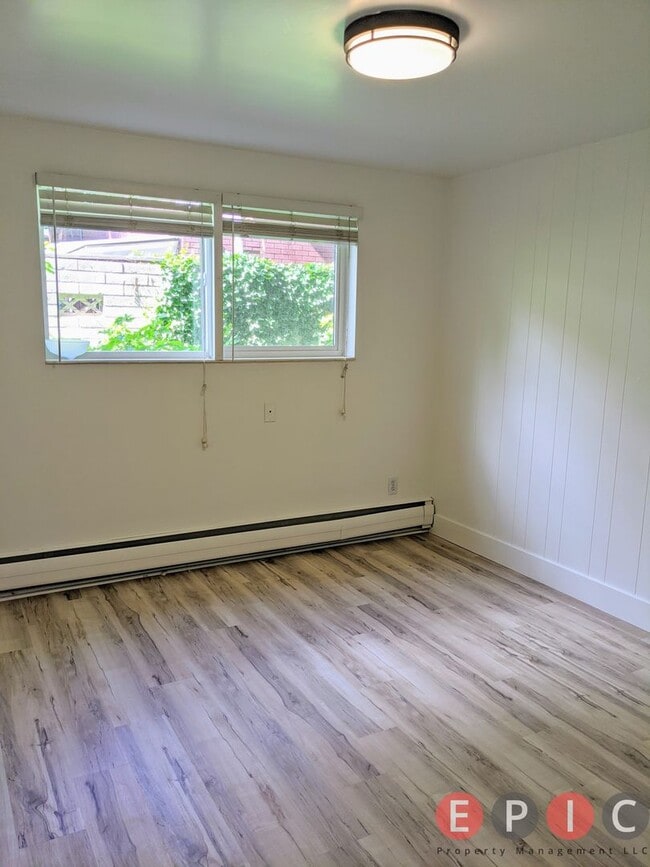 Building Photo - Executive 2 bedroom in the heart of sugarhouse