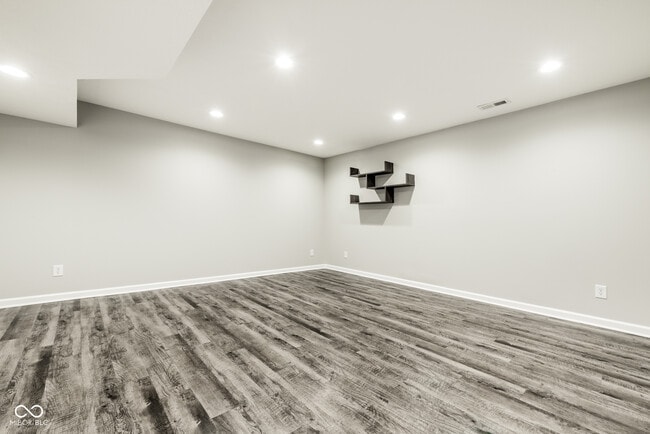 Building Photo - 2525 Central Ave