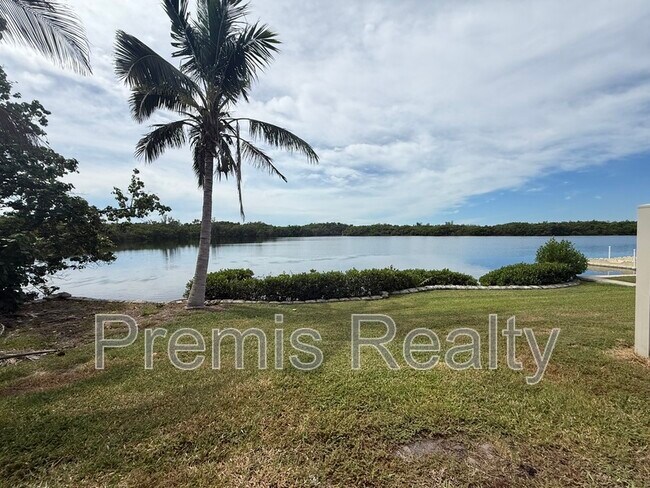 Building Photo - 1070 Sanabel Ct