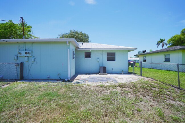 Building Photo - 1193 S Alhambra Cir