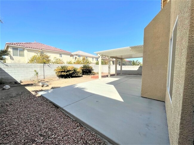 Building Photo - Two-story 4 BR & 3 BA designs offer luxuri...