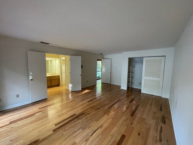 Building Photo - Mid-Century Modern Oasis on 5+ Acres – Pri...