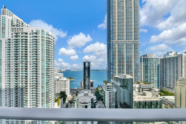 Building Photo - 1010 Brickell Ave