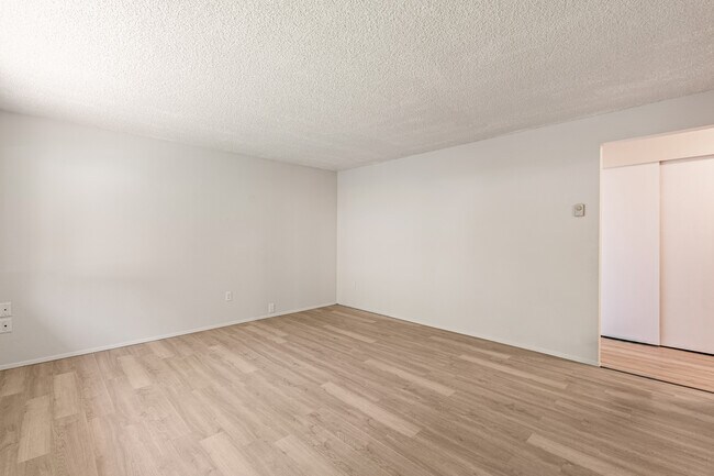 Building Photo - 4716 S Warner St
