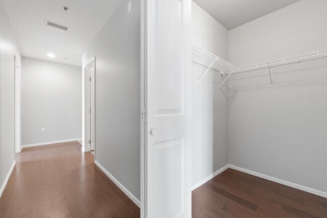 Building Photo - 3 Bedroom Highrise Condo at ONE Las Vegas!