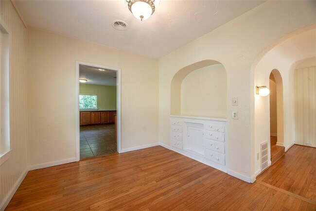 Building Photo - 1725 NW 21st St