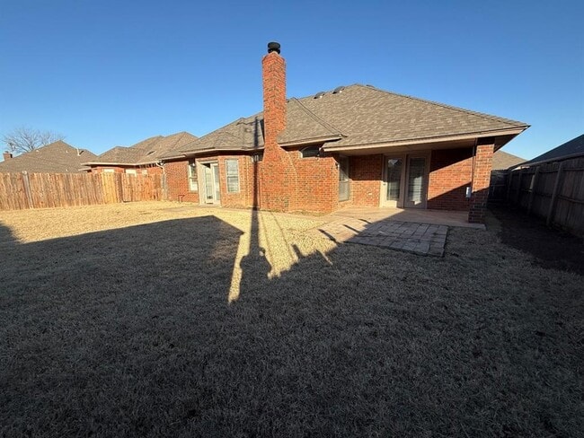 Building Photo - 18509 Chestnut Oak Dr